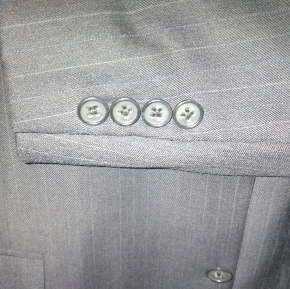 Hart Schnaffner &Marx Gray Pinstripe 2Btn/1Vents Suit Size 44R 38W/32Inseam - Picture 8 of 10